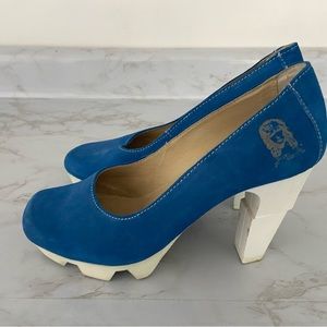 Like Smug by Prophecy heels